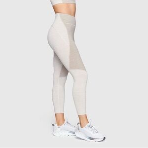 OUTDOOR VOICES Techsweat Two-Tone 7\8 Length Leggings in Oatmeal/Tan